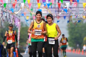 BIB: 40302, 40162
                            <button type="button" onclick="openModal(9911374)" class="btn btn-primary btn-sm float-right btn-popup" data-toggle="modal" data-target=".modal-high-quality">
                        <i class="fas fa-shopping-cart"></i> Add to Cart
                    </button>
                                            <button type="button" onclick="isThisMe(9911374, true)" class="btn btn-success btn-sm float-right btn-popup btn-isme hidden" data-toggle="tooltip" data-placement="bottom" title="นี่คือรูปของคุณใช่ไหม คลิกที่นี่เพื่อเอาเข้าอัลบั้ม">
                        <i class="fas fa-plus"></i> Add to album
                    </button>
                    <button type="button" onclick="isThisMe(9911374, false)" class="btn btn-warning btn-sm float-right btn-popup btn-isnotme hidden">
                        <i class="fas fa-ban"></i> Remove from album
                    </button>